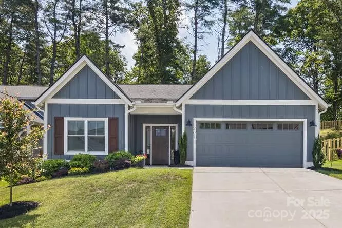 207 Weybridge DR, Arden, NC 28704