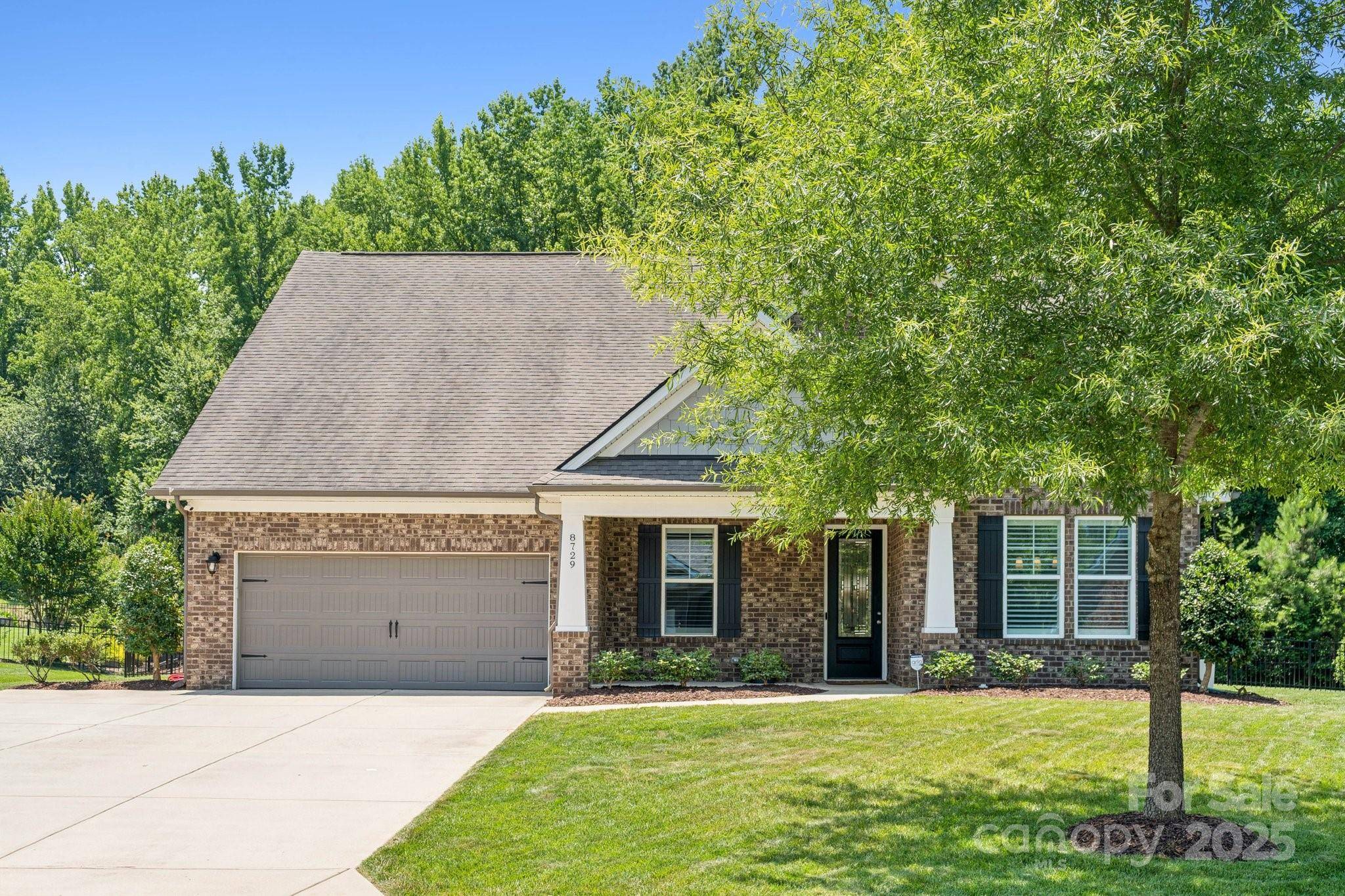 8729 Mullis Forest CT, Mint Hill, NC 28227