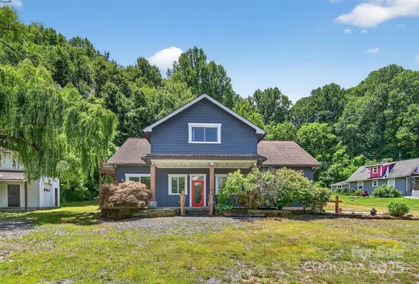 626 Old Lytle Cove RD, Swannanoa, NC 28778