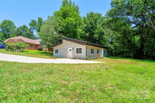 Shelby, NC 28152,900 Linney LN