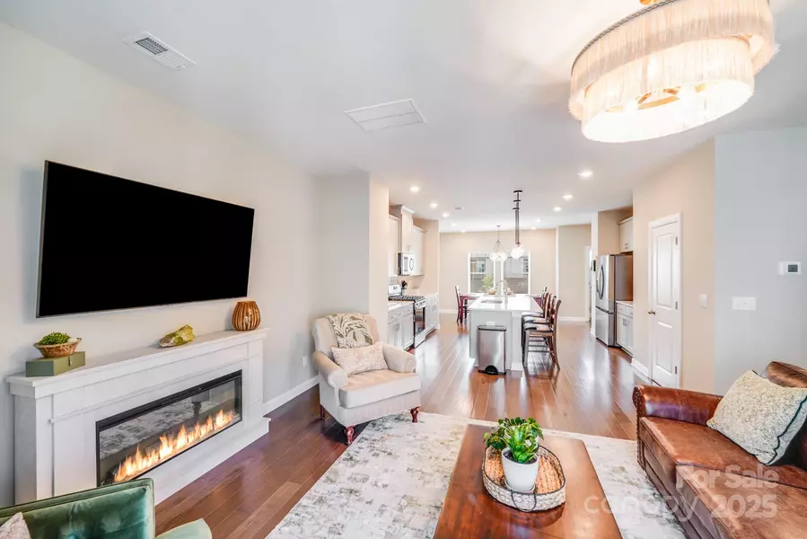3738 Memorial Pkwy, Charlotte, NC 28278