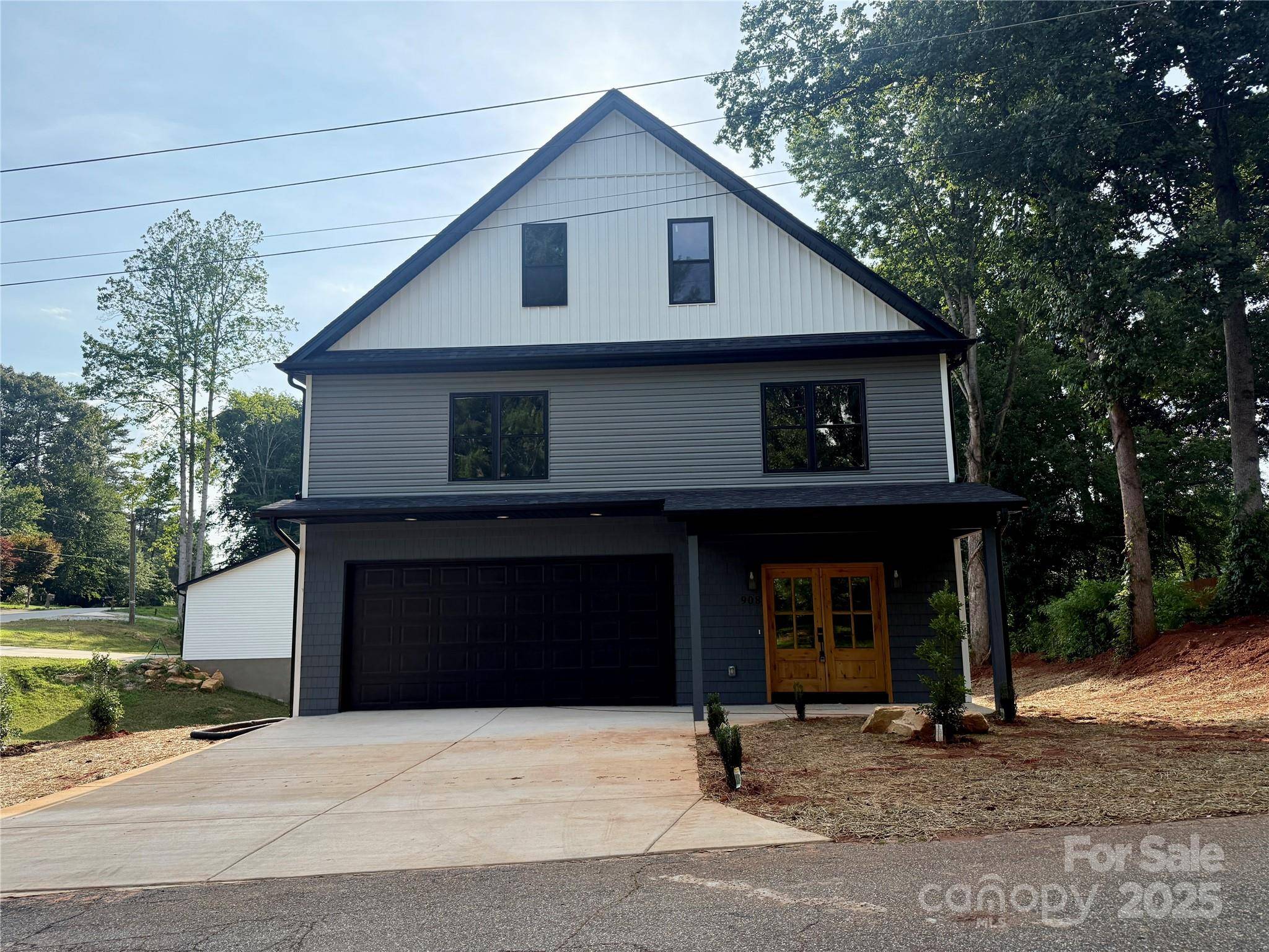 908 30th Avenue DR NW #2, Hickory, NC 28601