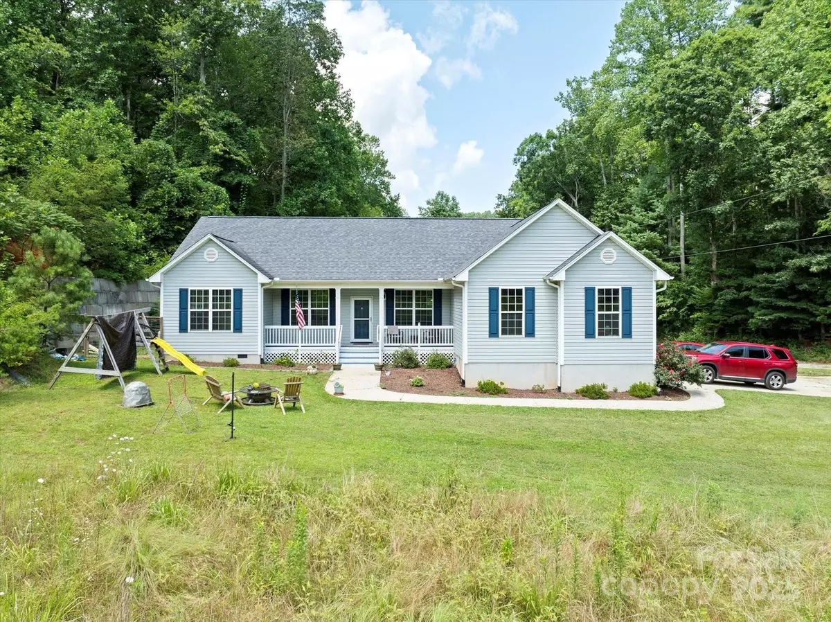 Saluda, NC 28773,425 Little Cove Creek DR