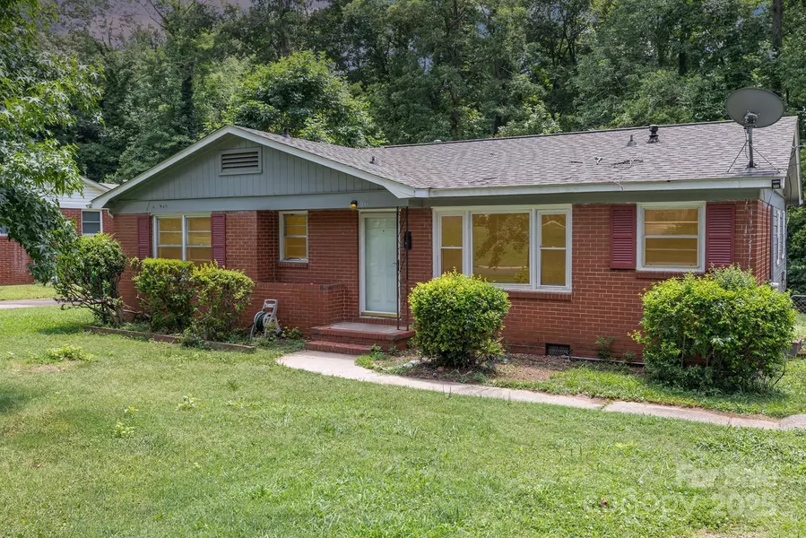 1033 Rollingwood DR, Charlotte, NC 28217