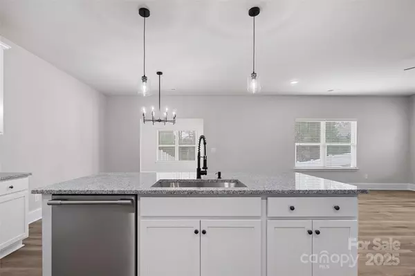 Charlotte, NC 28214,12518 Susanna DR