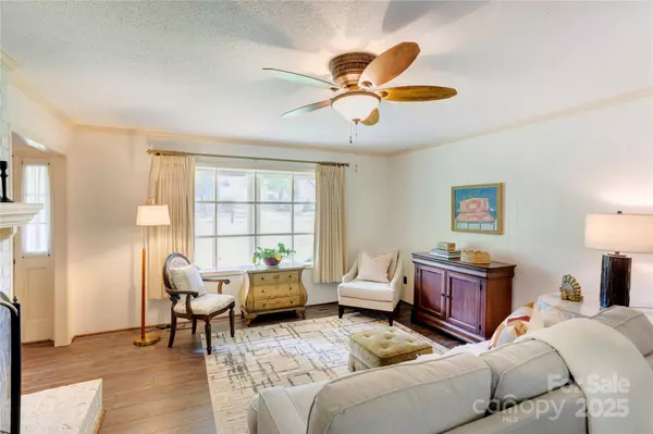 Kannapolis, NC 28081,1828 Independence SQ