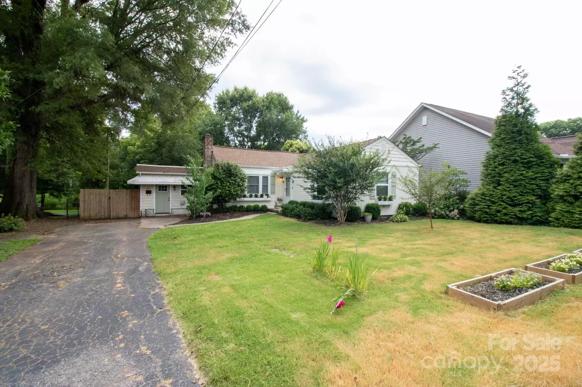 Mooresville, NC 28115,805 Pine ST