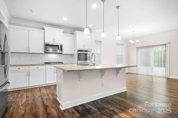 Mooresville, NC 28117,196 Longleaf DR
