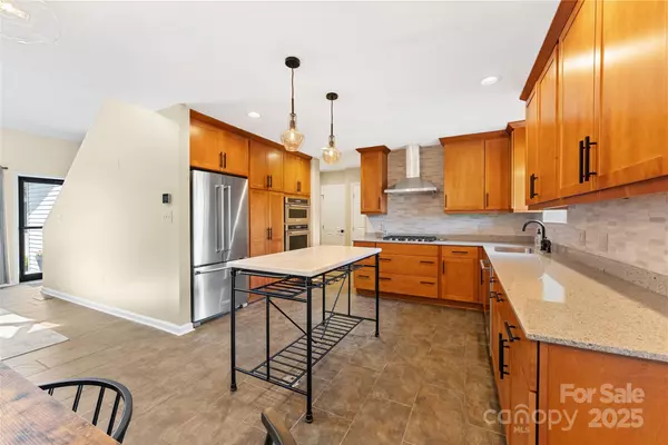 Asheville, NC 28803,223 Cheyenne CT