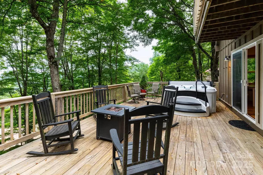 920 McKinney Gap DR, Mars Hill, NC 28754