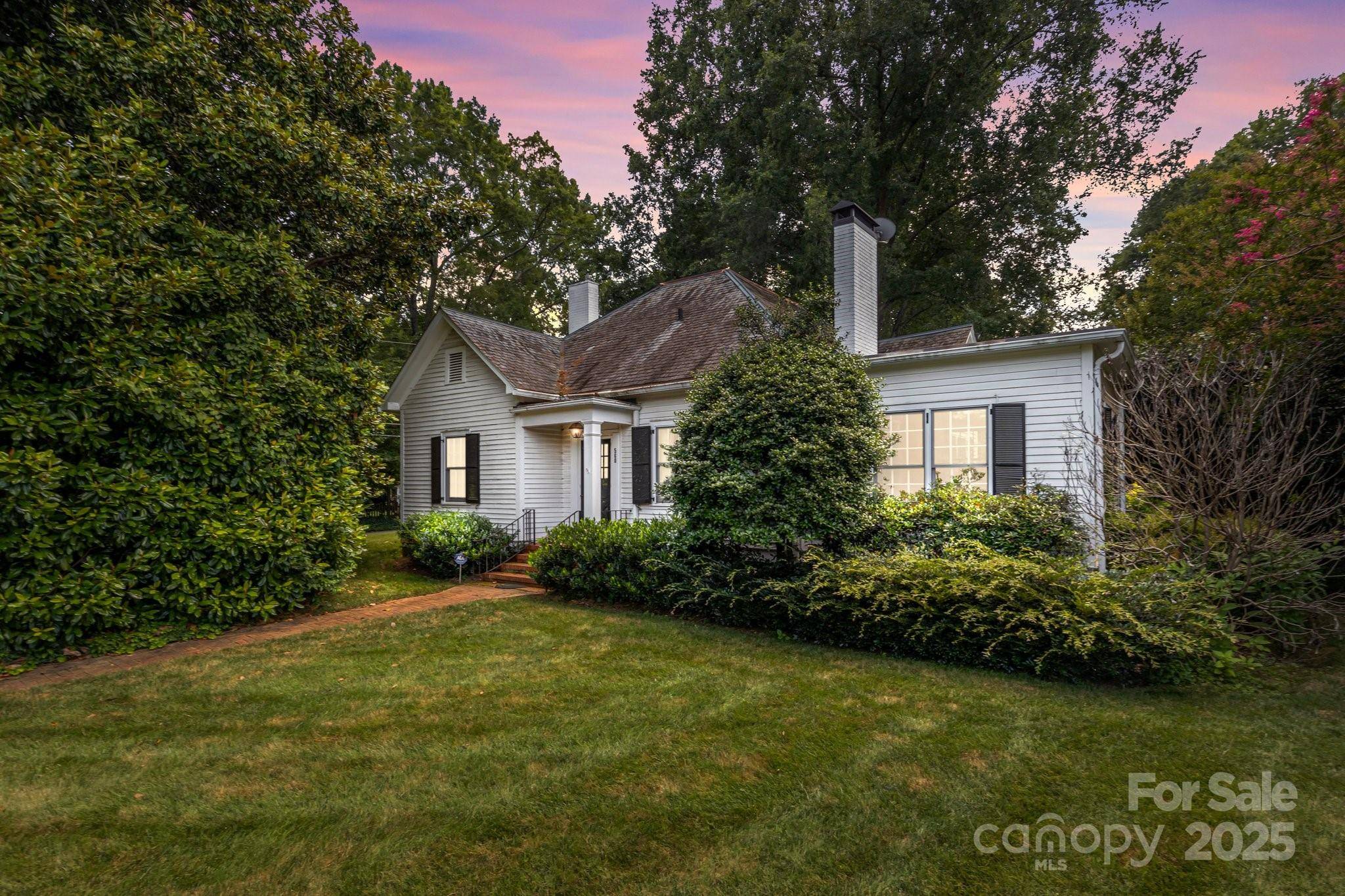 Davidson, NC 28036,560 Concord RD