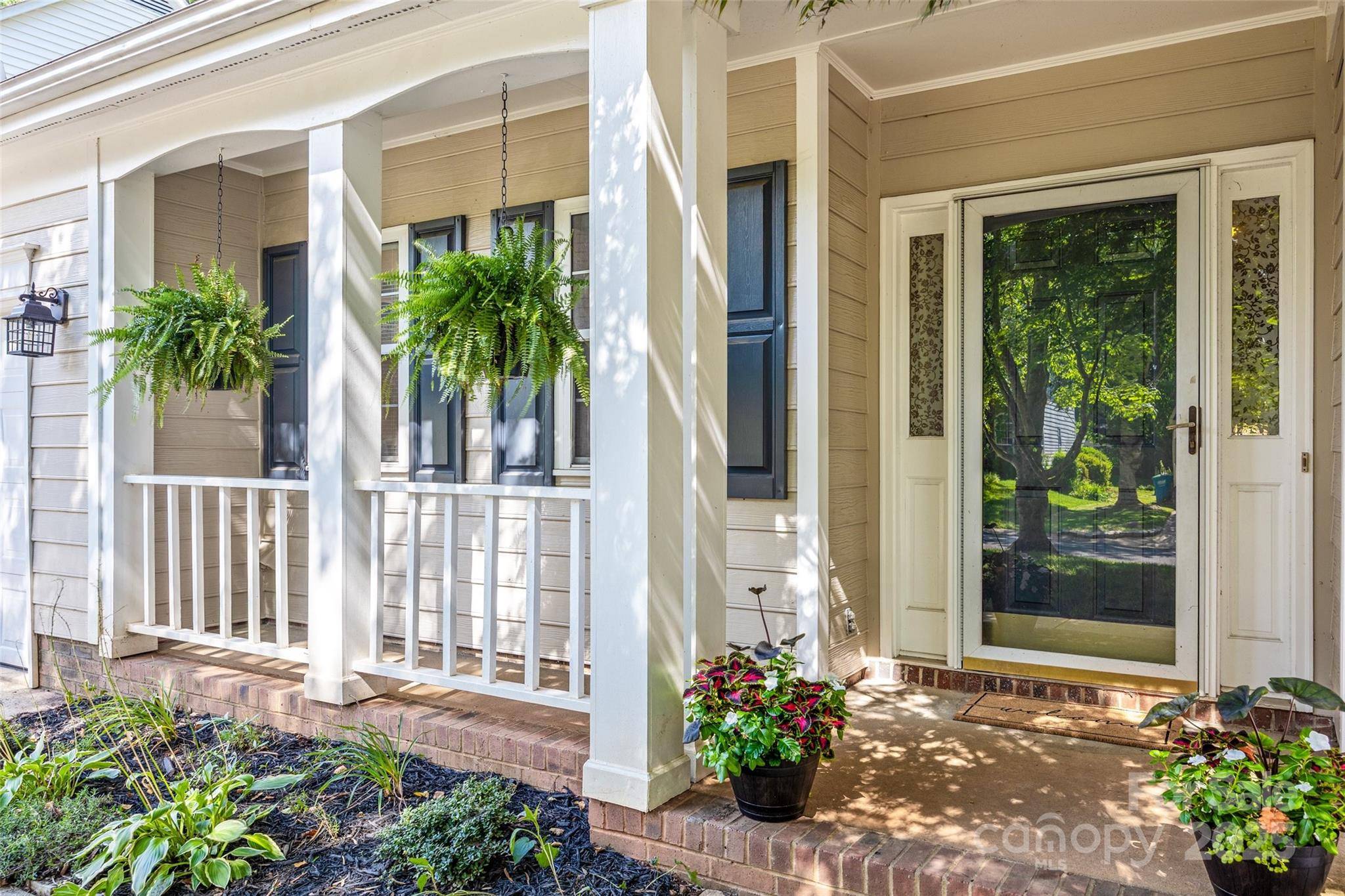 Charlotte, NC 28215,7029 Scuppernong CT