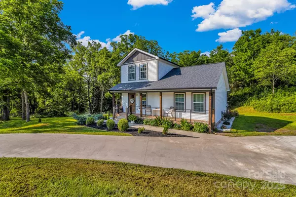 Leicester, NC 28748,1024 Bear Creek RD
