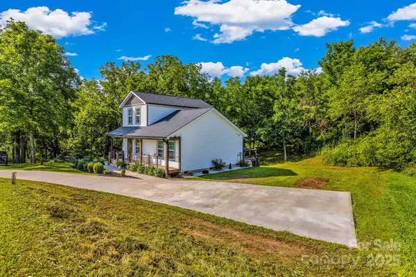 Leicester, NC 28748,1024 Bear Creek RD