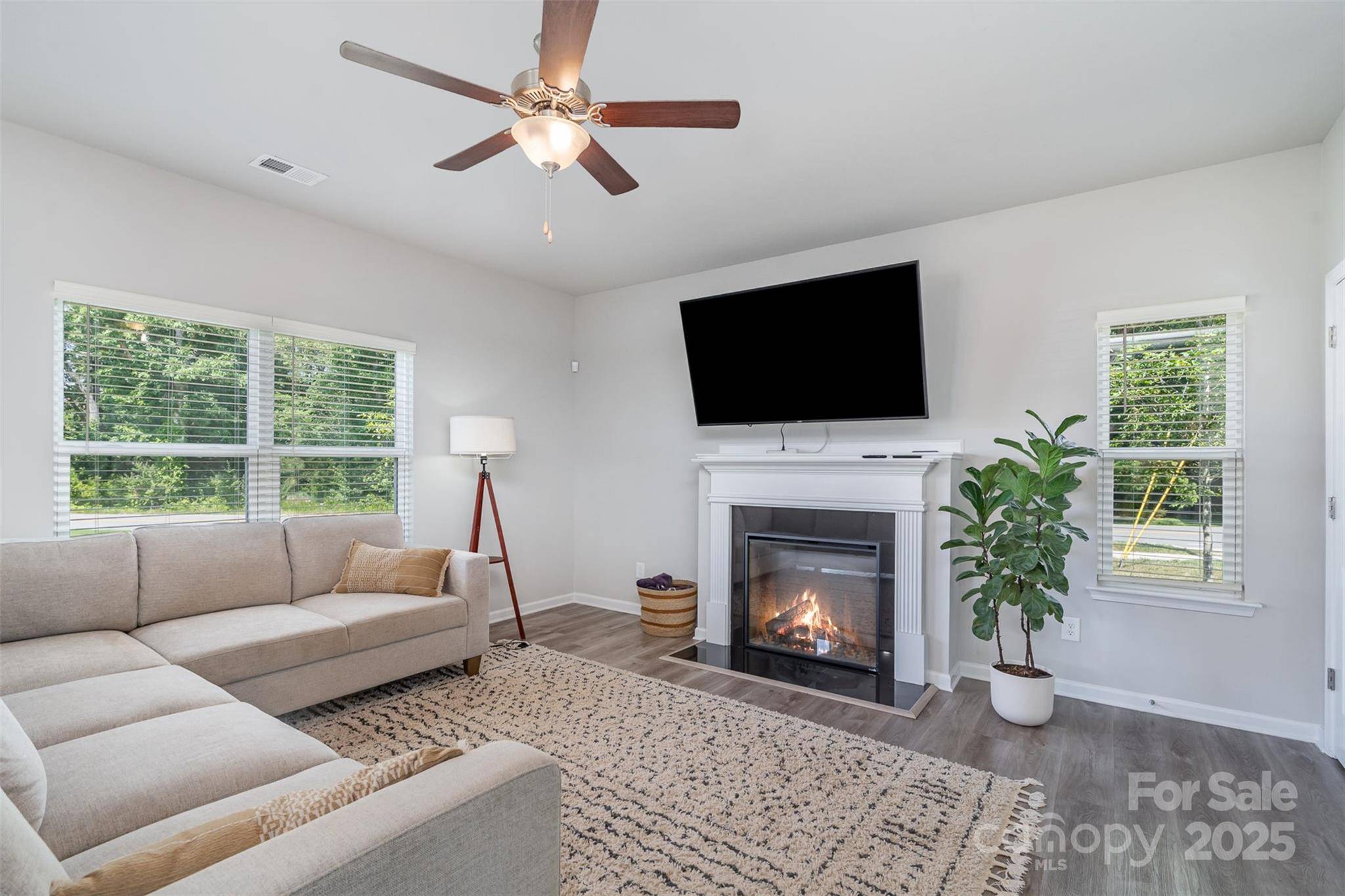 Charlotte, NC 28216,2014 Karen Woods LN