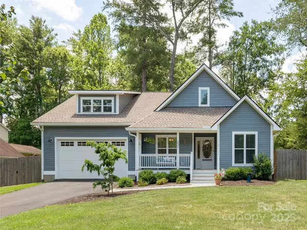Hendersonville, NC 28792,727 Shadywood LN