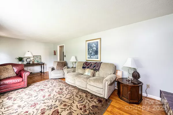 Conover, NC 28613,1008 2nd ST SE