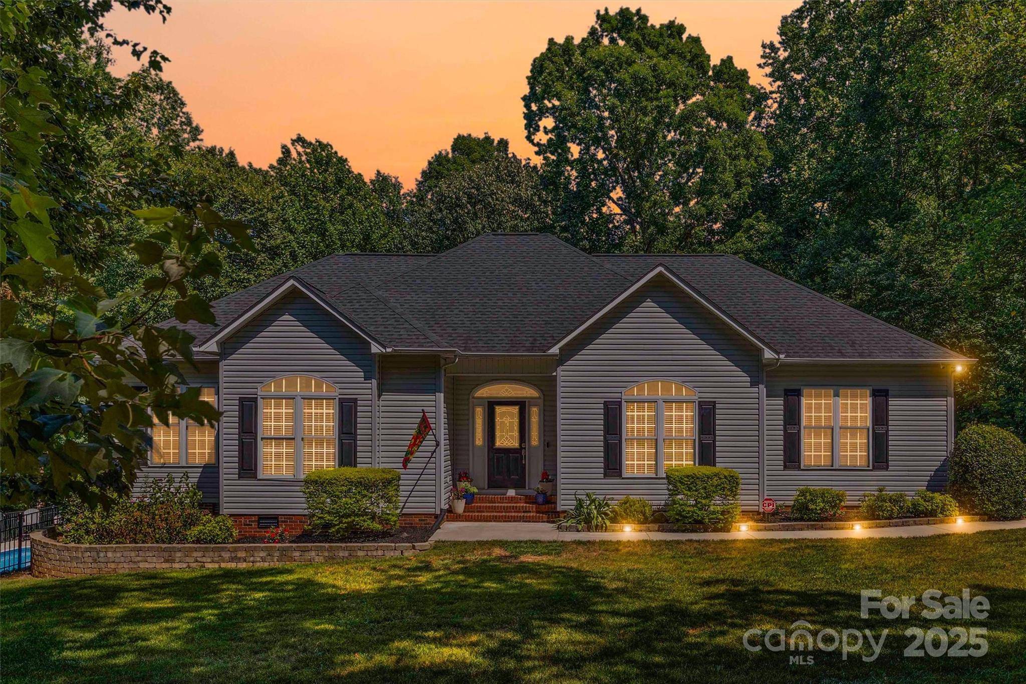 York, SC 29745,1528 Autumn Brook LN