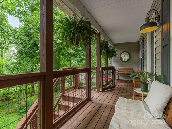 Swannanoa, NC 28778,15 Maplewood DR