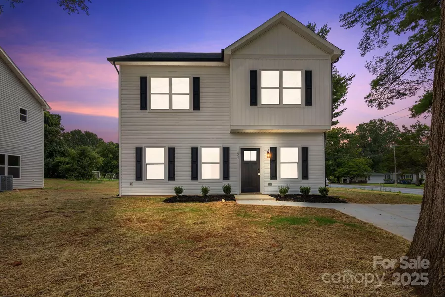 804 Wesley DR, Statesville, NC 28677