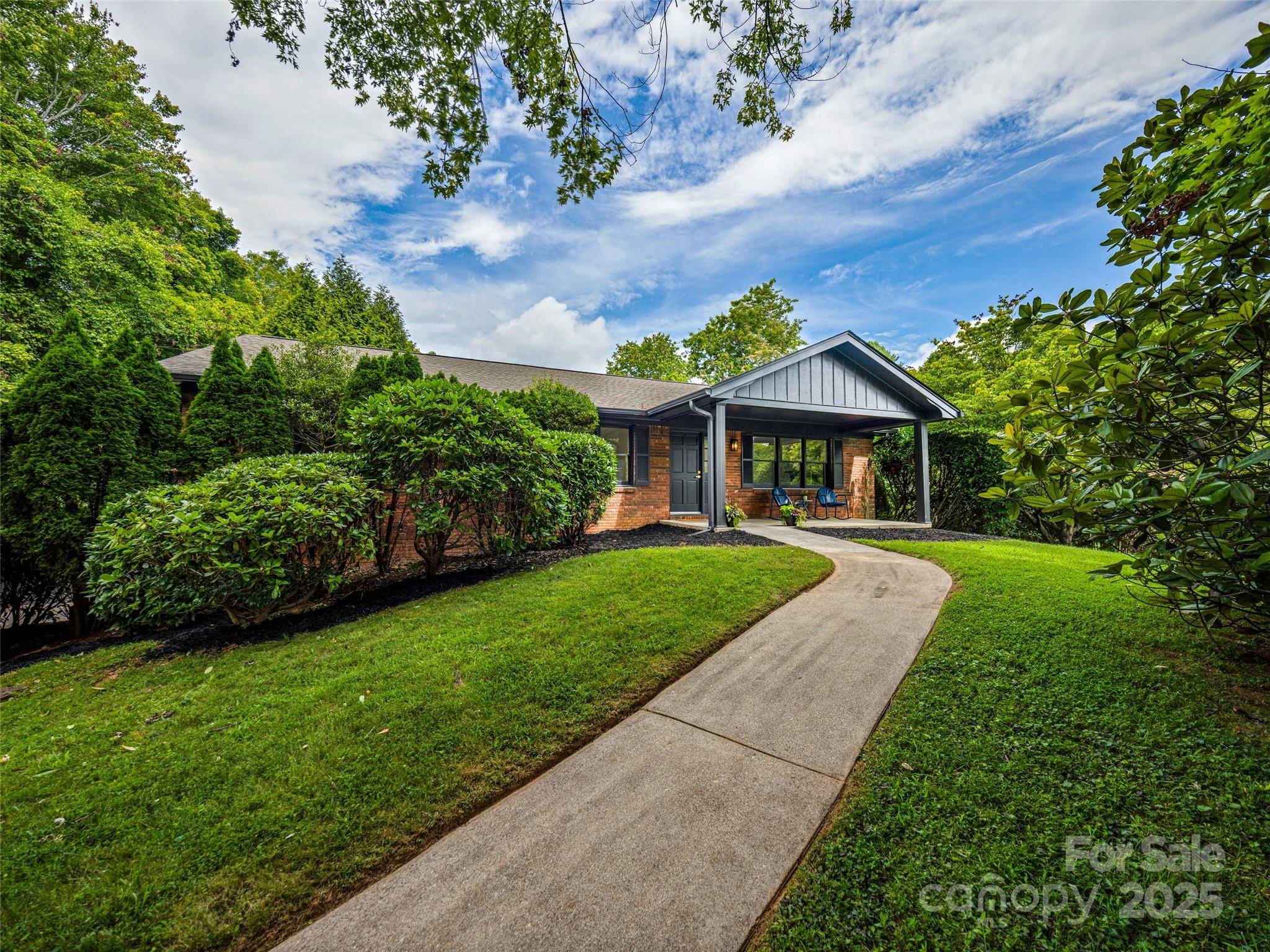 Asheville, NC 28804,3 Acorn RD