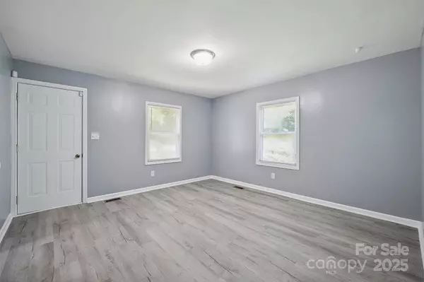 Statesville, NC 28677,672 Old Salisbury RD