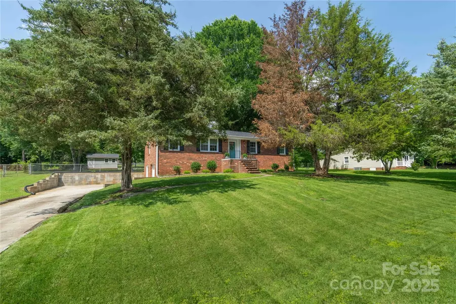 138 Cread CT, Winston Salem, NC 27127