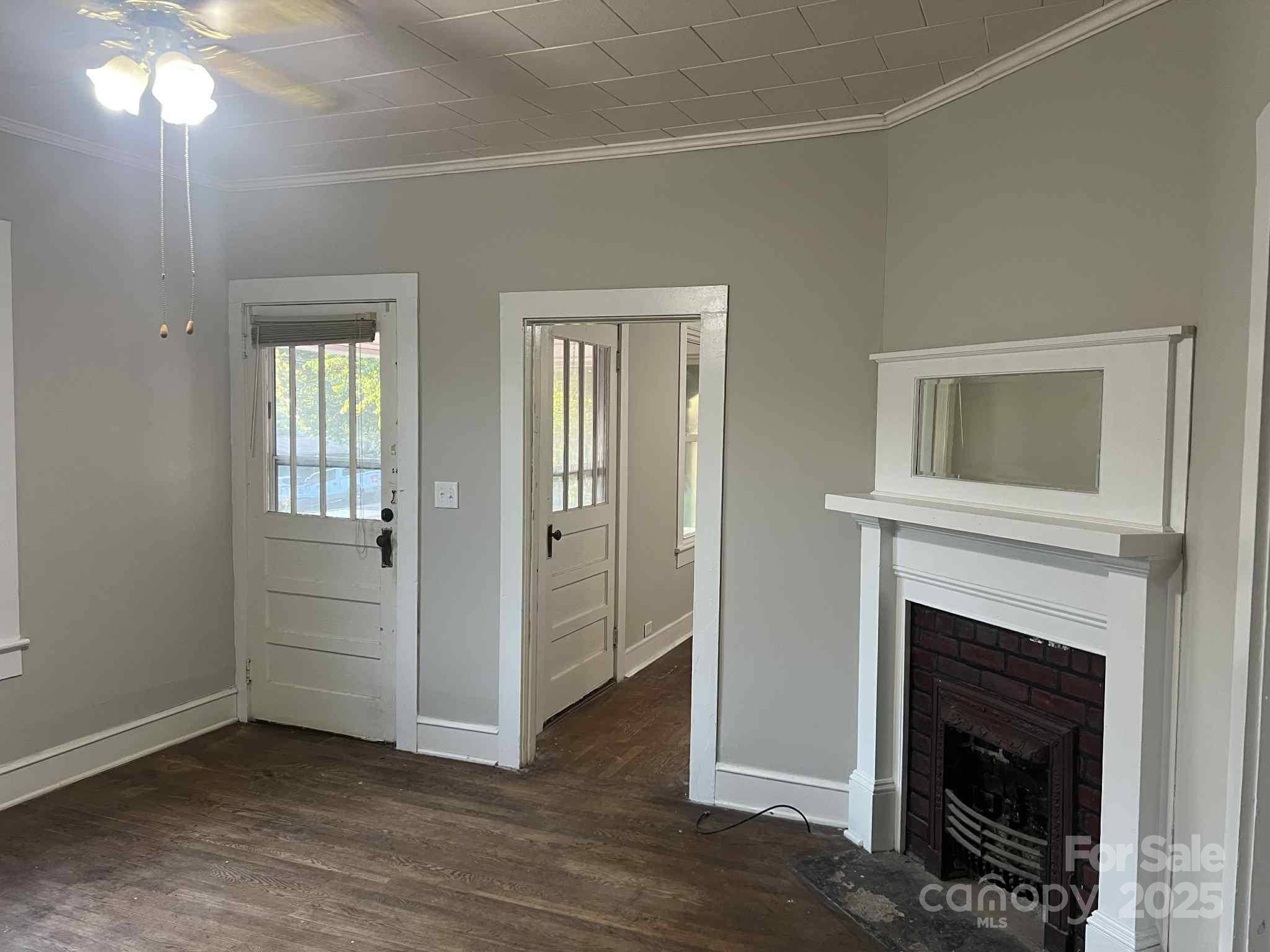 Newton, NC 28658,325 N Caldwell AVE