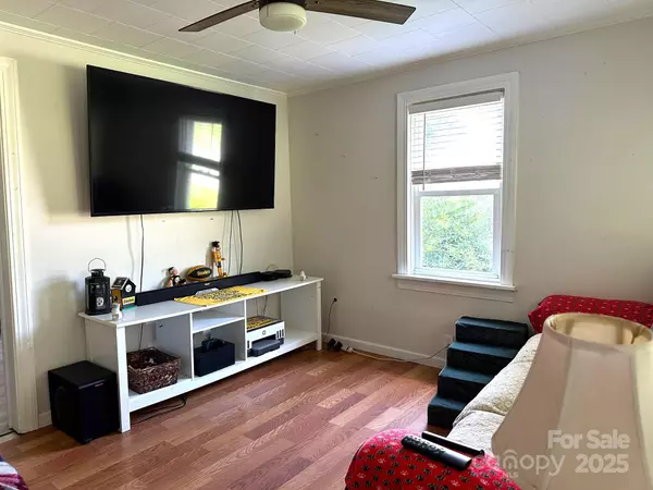 Waynesville, NC 28785,39 Hemphill RD