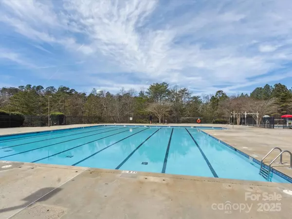 Tega Cay, SC 29708,9111 Windjammer DR