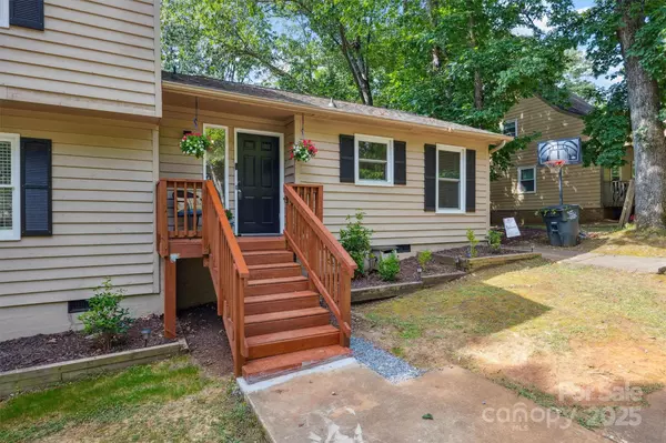 Tega Cay, SC 29708,9111 Windjammer DR