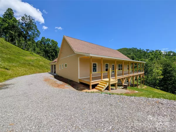 Burnsville, NC 28714,338 Majestic Mountain DR