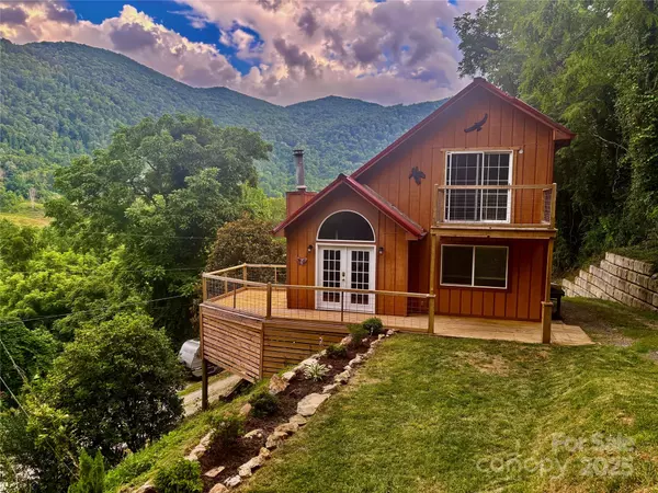 39 Moondust DR, Waynesville, NC 28786