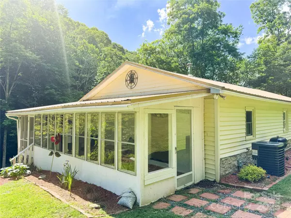 321 Skin Camp Creek RD, Todd, NC 28684