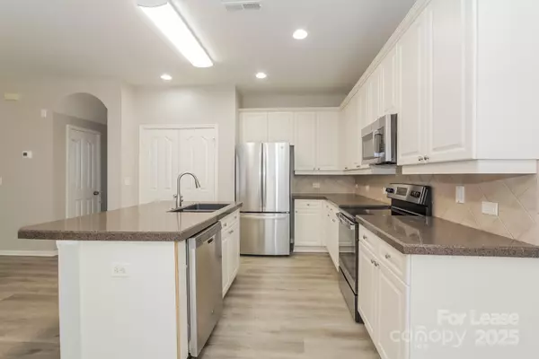 Harrisburg, NC 28075,7837 Tottenham DR
