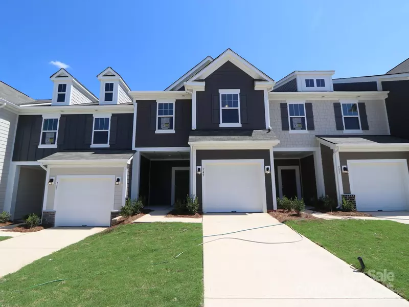 749 Lockhaven DR NW, Concord, NC 28027