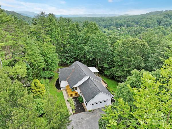 21 Moriah LN, Asheville, NC 28803