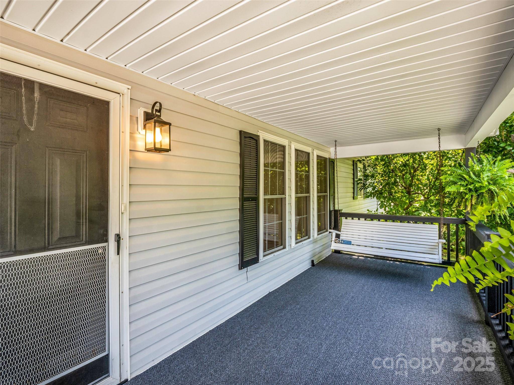Hendersonville, NC 28739,1040 Mountain View ST