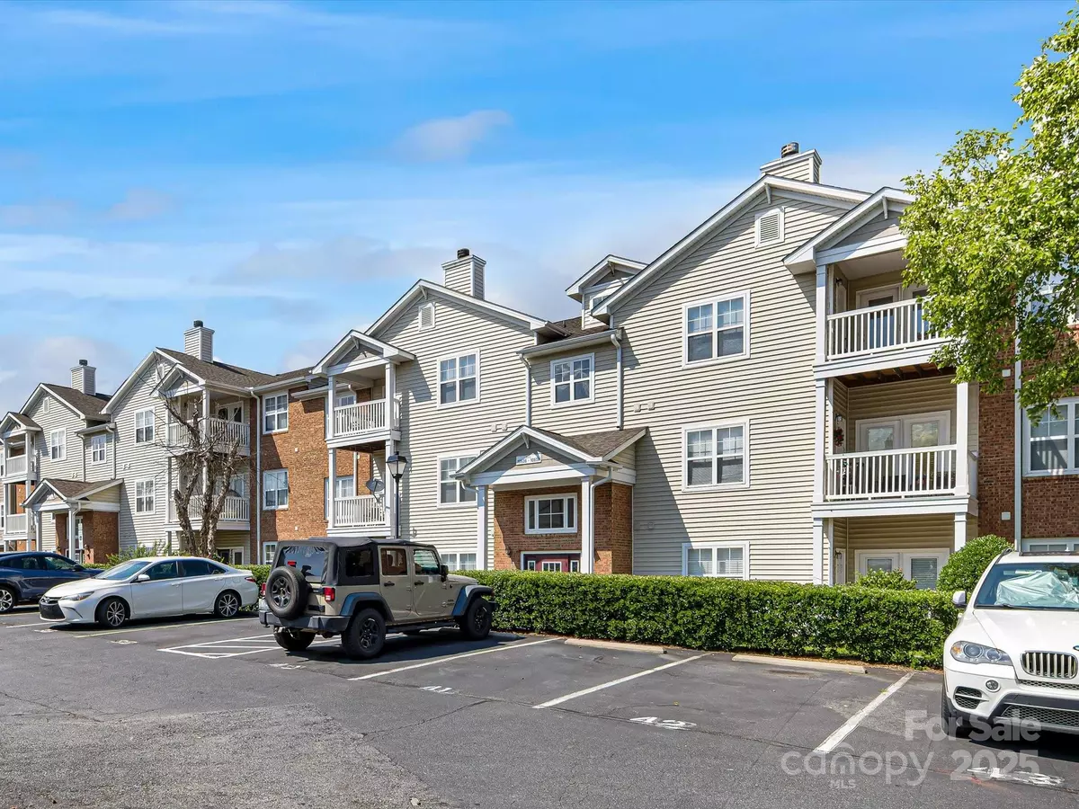 Charlotte, NC 28262,10650 Hill Point CT
