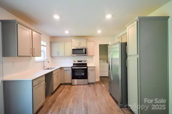 Asheville, NC 28806,43 Cain Hollow WAY