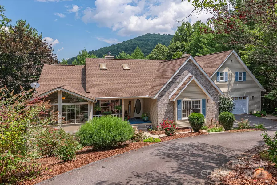 24 Moriah LN, Asheville, NC 28803