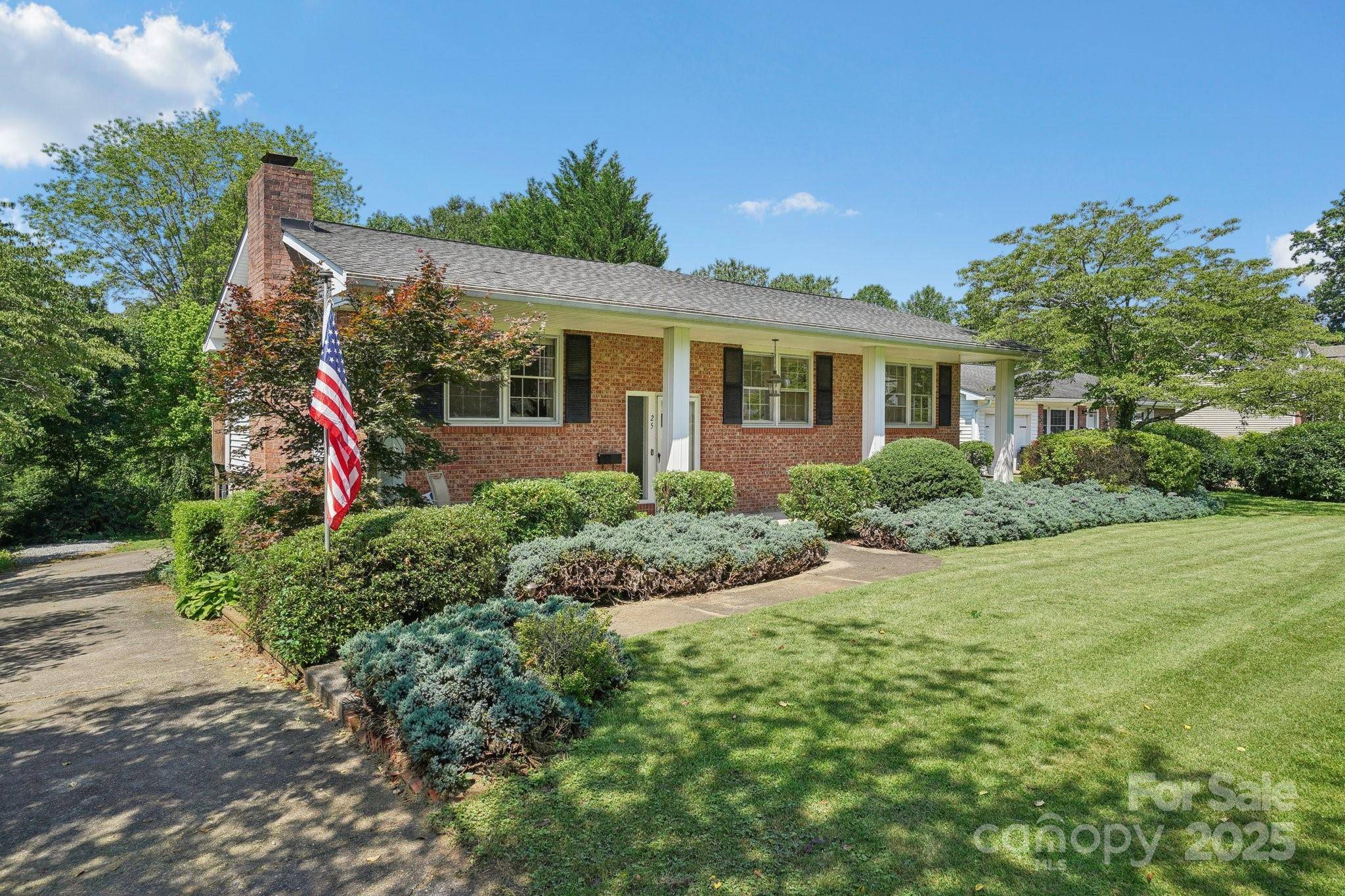 Brevard, NC 28712,25 Hazel CT
