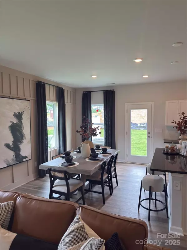 Charlotte, NC 28269,4552 Green Drake DR