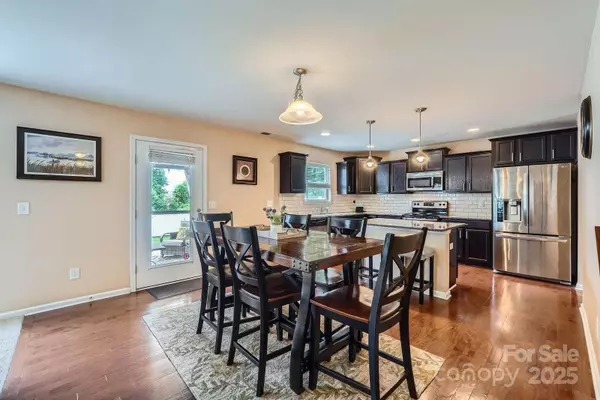 Charlotte, NC 28213,10920 Dapple Grey LN