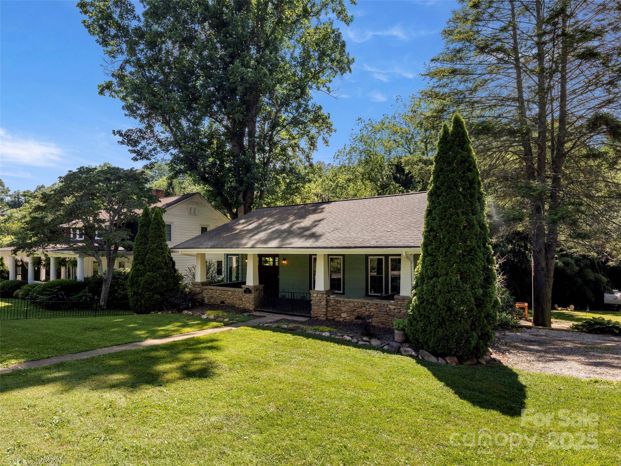 Waynesville, NC 28786,169 Love LN