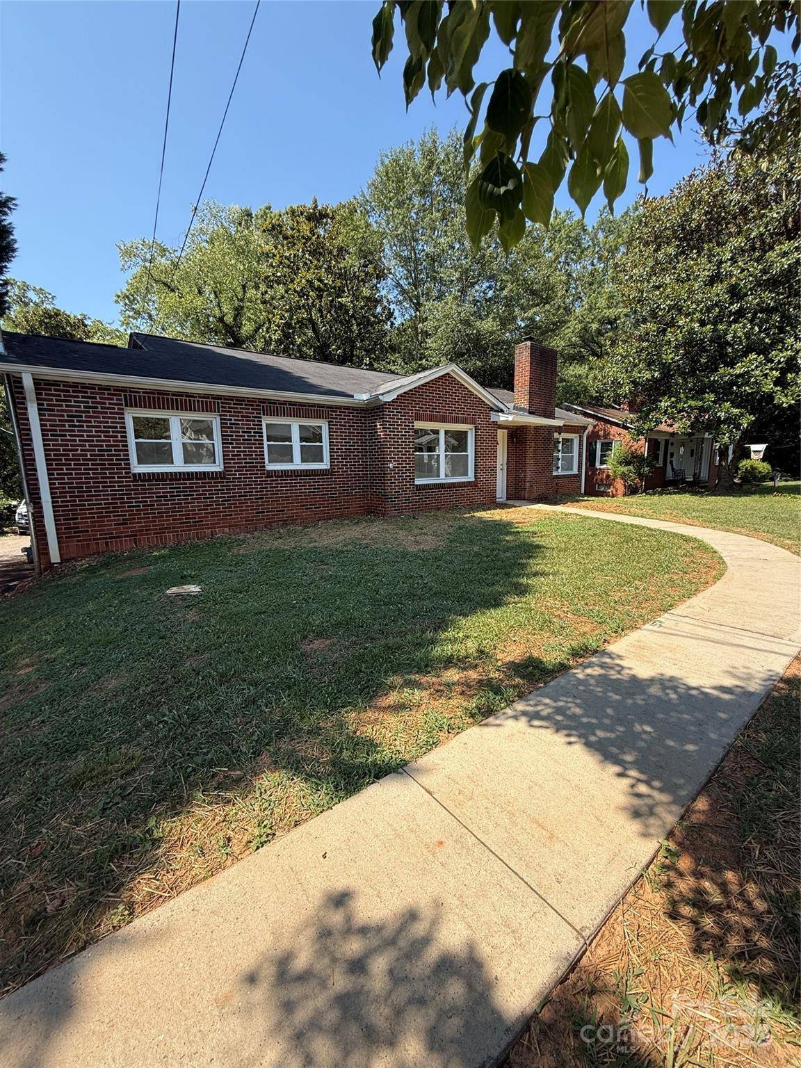Hickory, NC 28601,727 3rd AVE NW