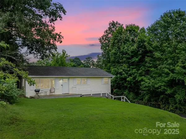 Asheville, NC 28803,11 Oakley Dogwood DR