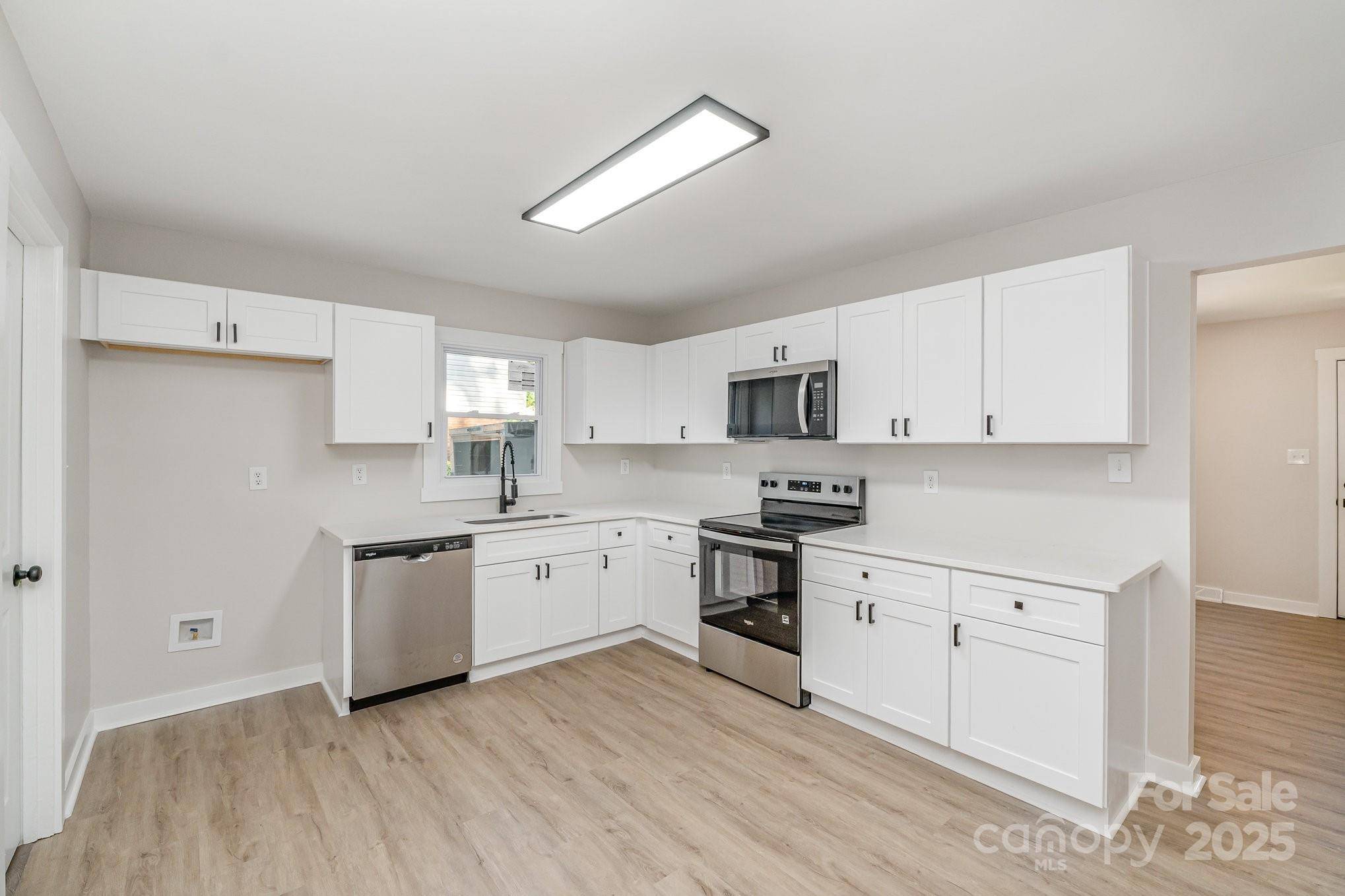 Charlotte, NC 28215,6557 Covecreek DR