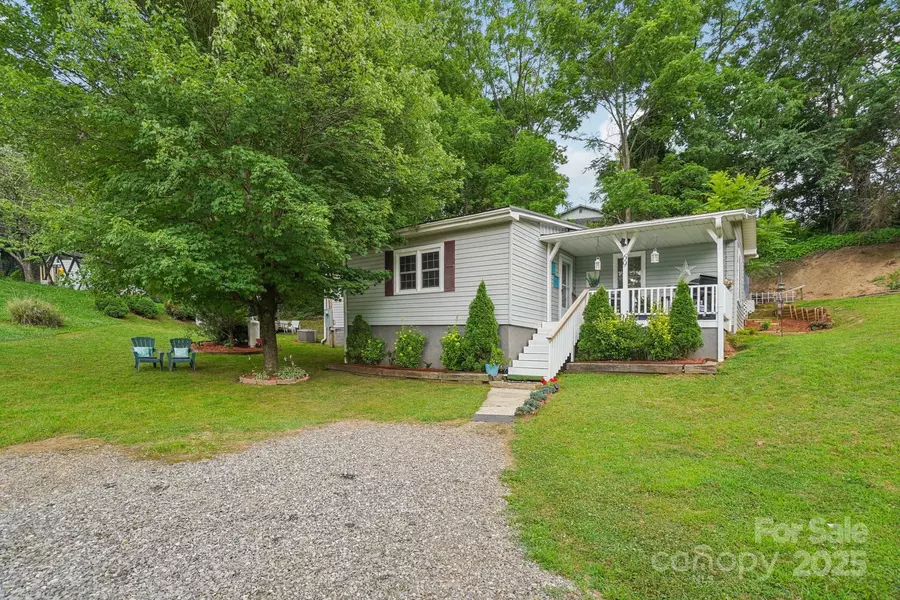 69 Devlin ST, Canton, NC 28716
