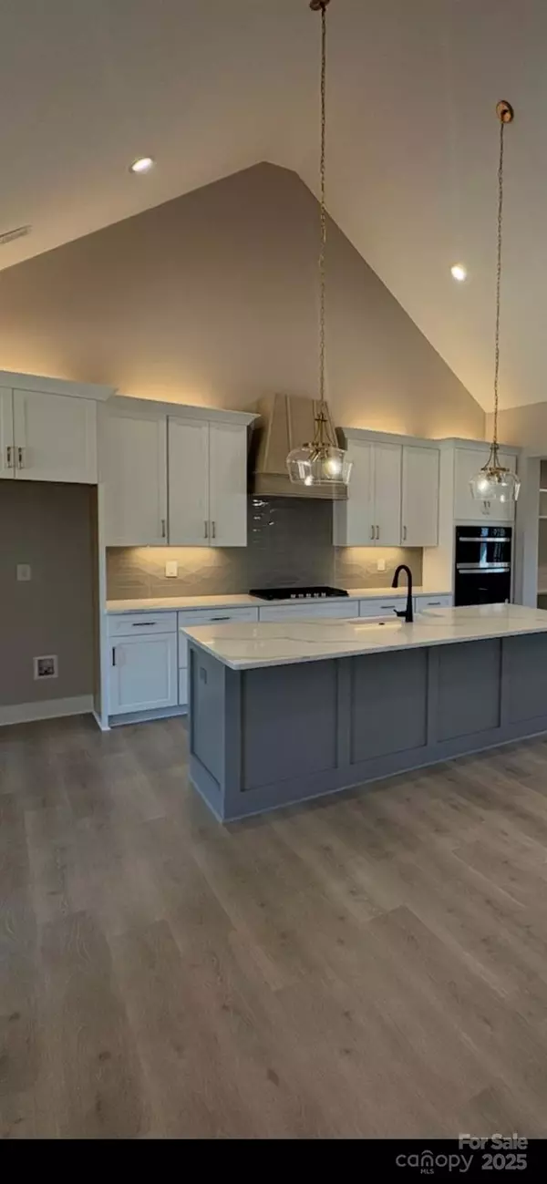 Gastonia, NC 28056,5016 Carolina North DR #28